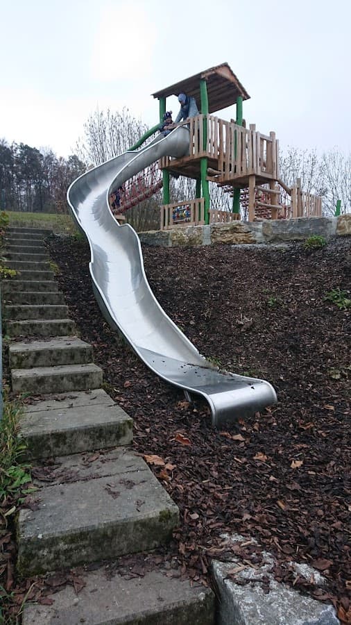 Abenteuerspielplatz La Piazza — Bild 1