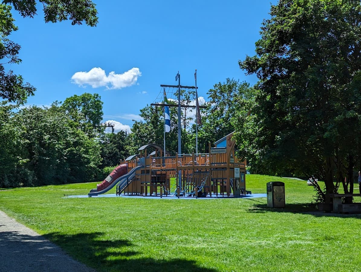 Abenteuerspielplatz Seeburgpark — Bild 1
