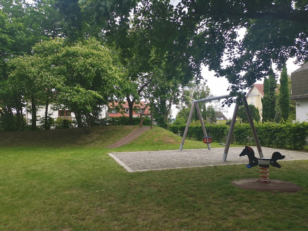 Spielplatz Neugartenstr. Hagnau — Bild 1